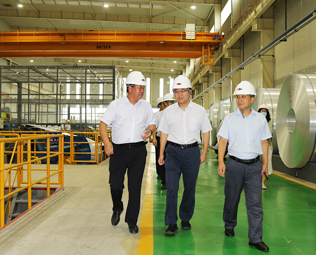 中原銀行總行副行長(zhǎng)、洛陽(yáng)分行黨委書記、行長(zhǎng)周麗濤一行到集團(tuán)公司調(diào)研