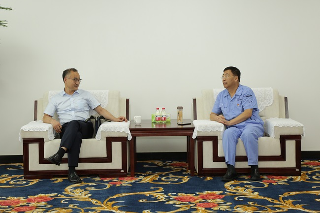 中國銀行洛陽分行行長(zhǎng)李鴻運(yùn)一行 到萬基控股集團(tuán)調(diào)研