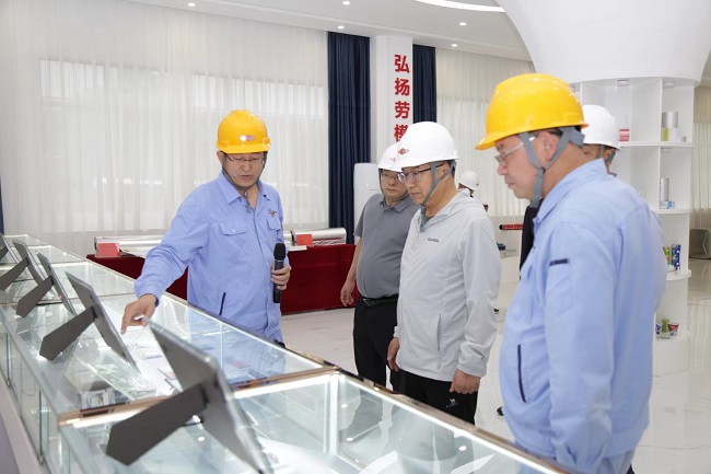 新安縣縣委常委、副縣長(zhǎng)吳良到萬基控股集團(tuán)調(diào)研