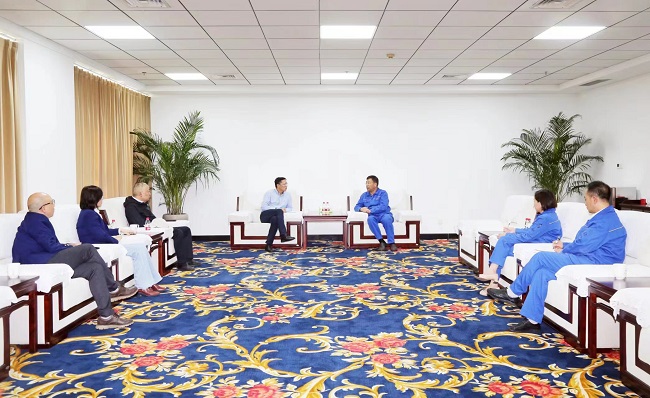 交通銀行洛陽分行副行長李強一行到萬基控股集團調(diào)研