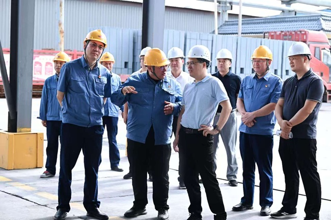 洛陽市副市長陳劍鋒一行到萬基控股集團調(diào)研