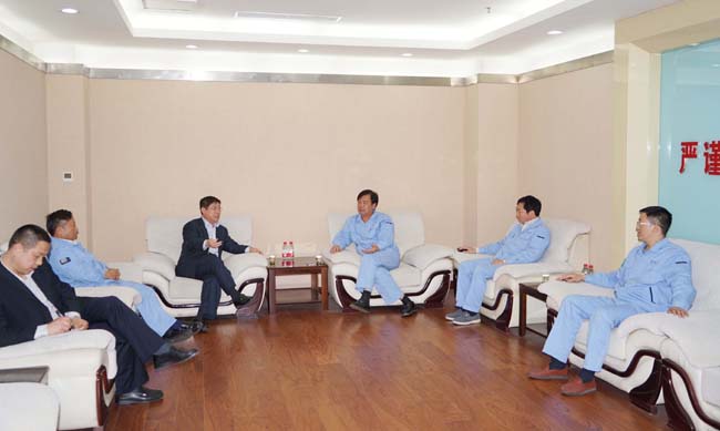 南山鋁業(yè)有限公司董事長程仁策到我公司進行商務(wù)洽談